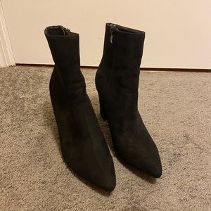 Black boot heals